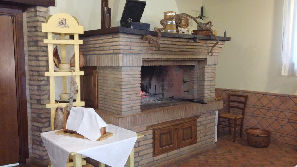 Vila Societa Agricola F.Lli Angelucci Cannara Exteriér fotografie