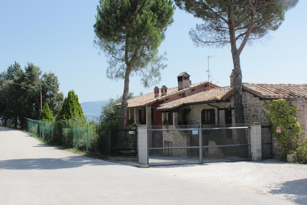 Vila Societa Agricola F.Lli Angelucci Cannara Exteriér fotografie