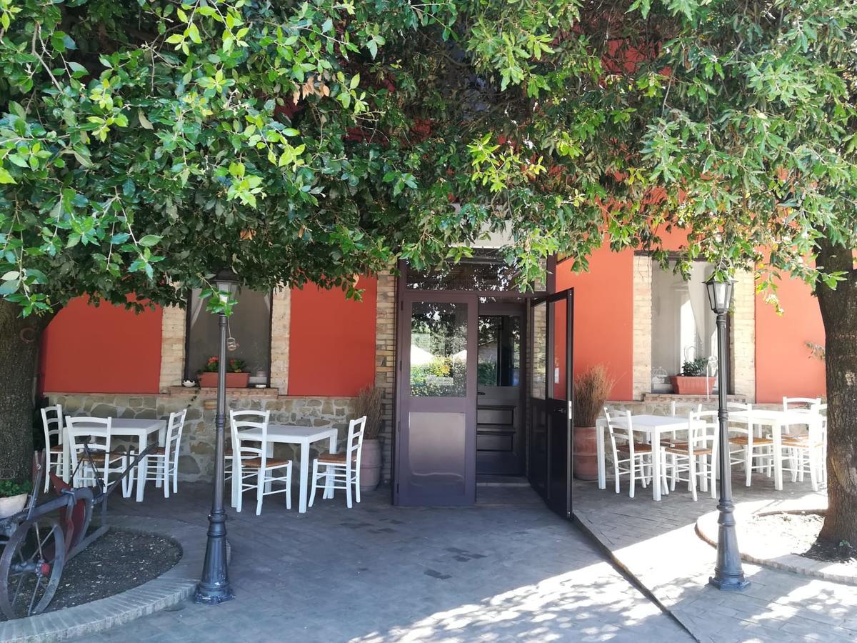 Vila Societa Agricola F.Lli Angelucci Cannara Exteriér fotografie